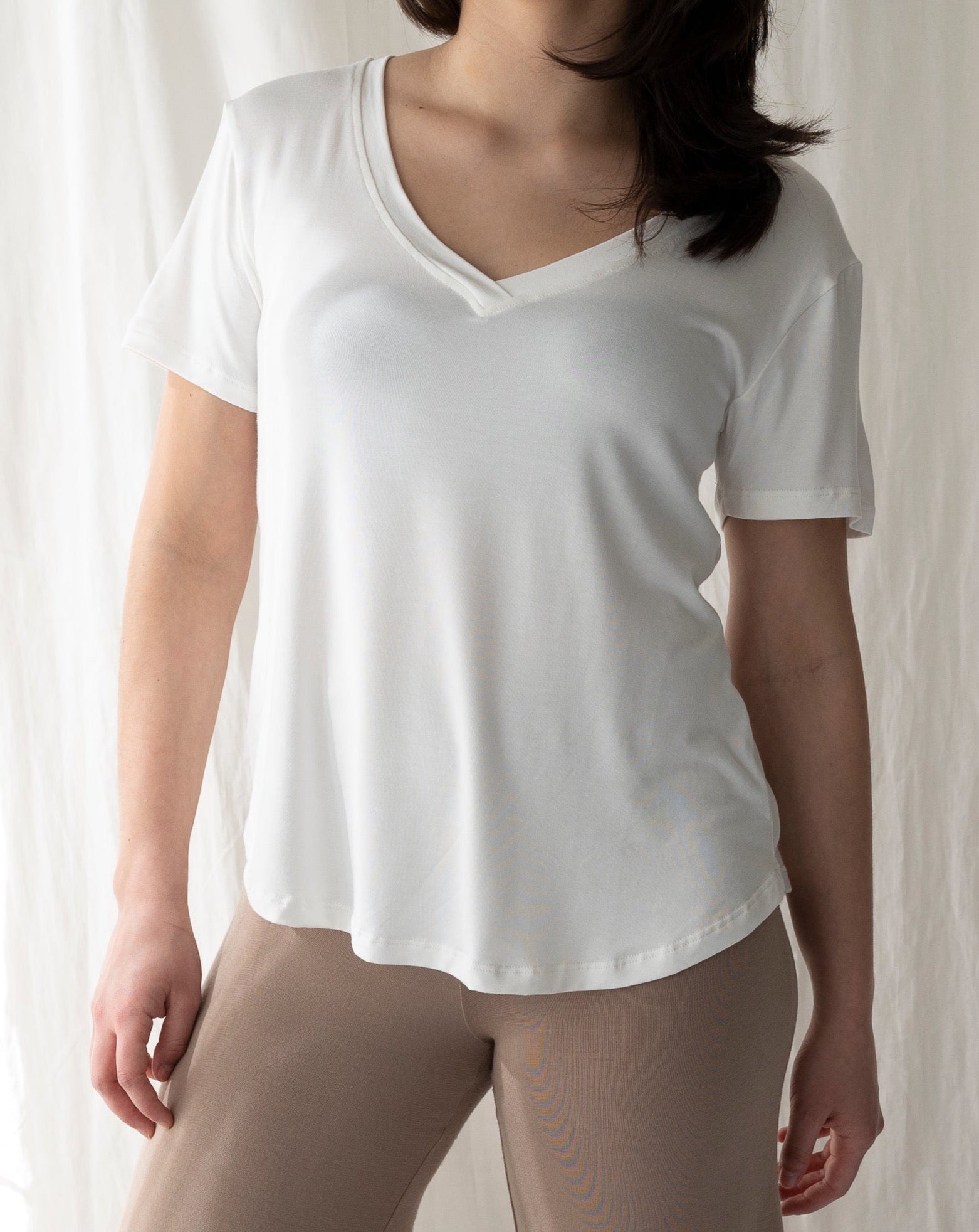 Bamboo V-neck tee - White