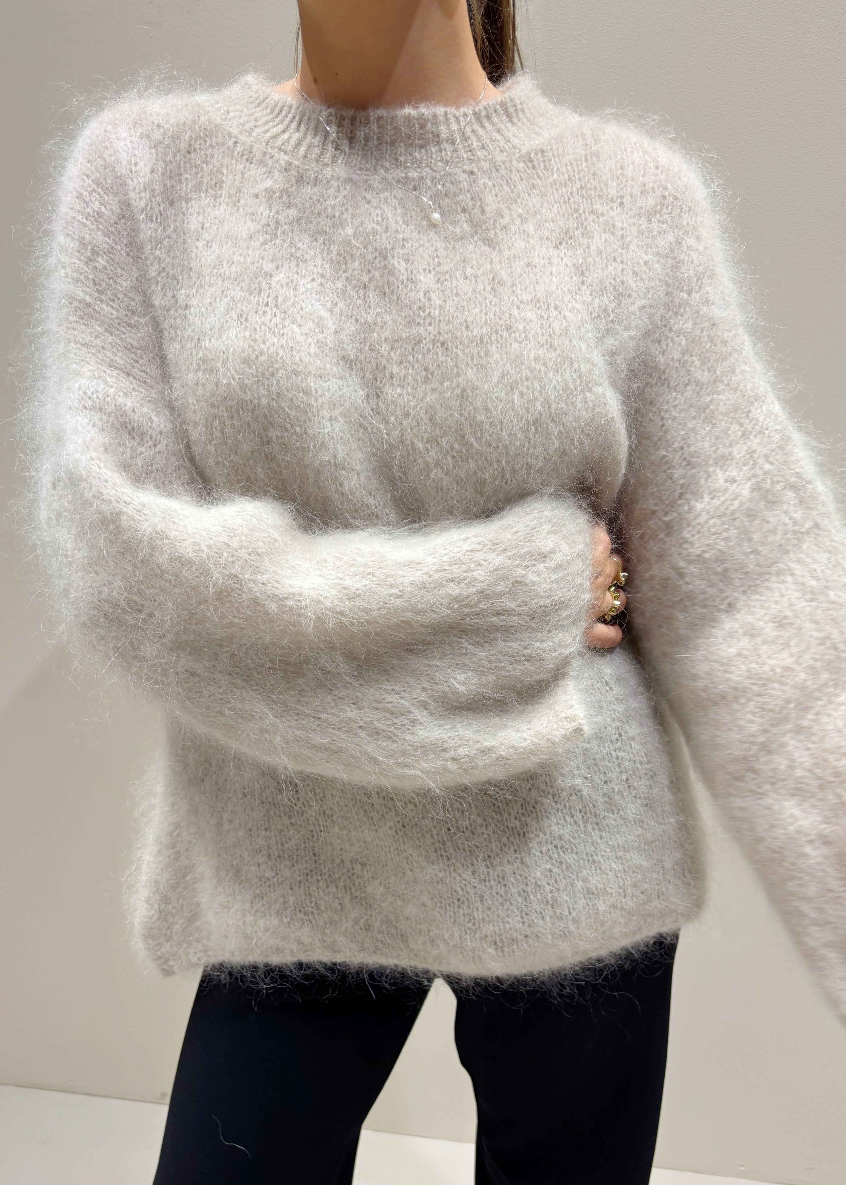 Plush Mohair Airy Crewneck