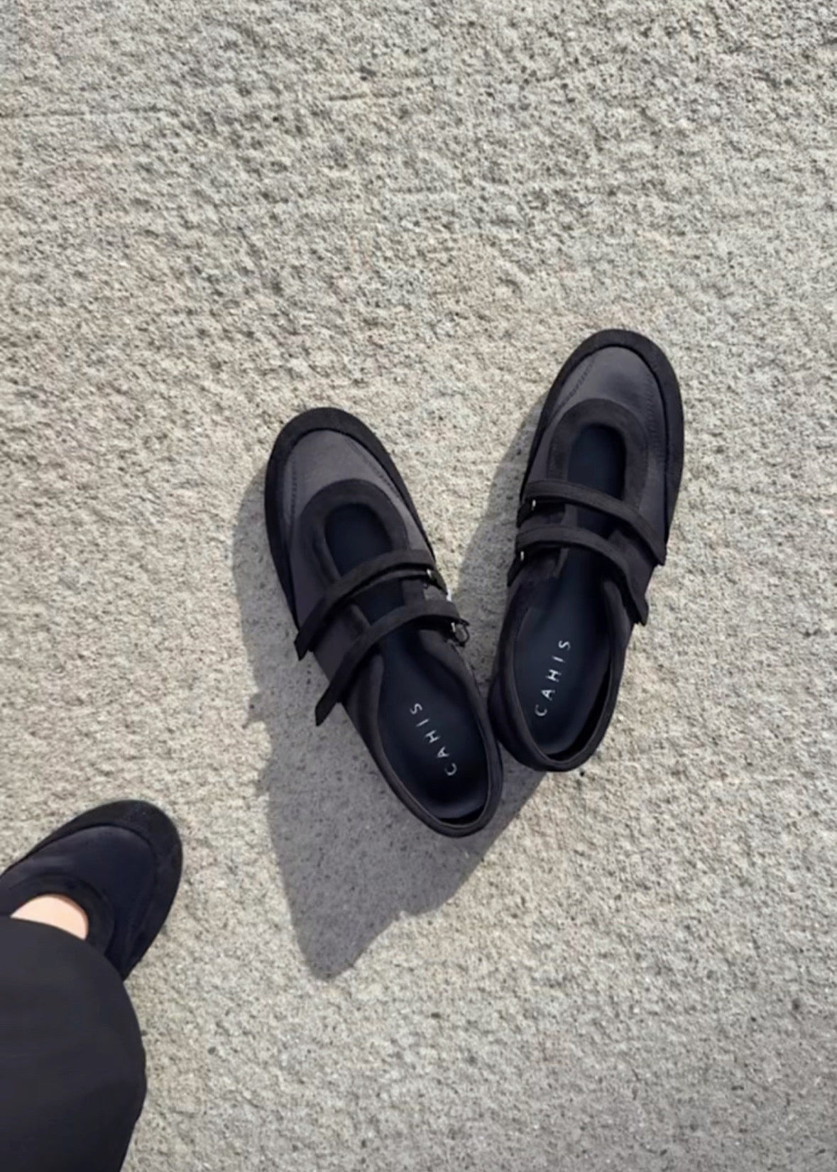 Motion slip-on flats