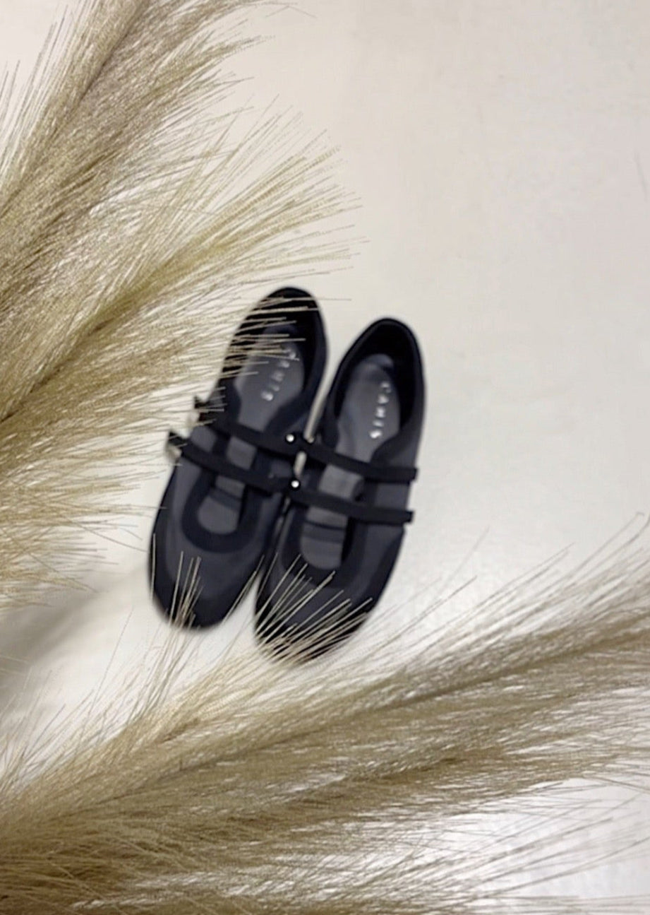 Motion slip-on flats