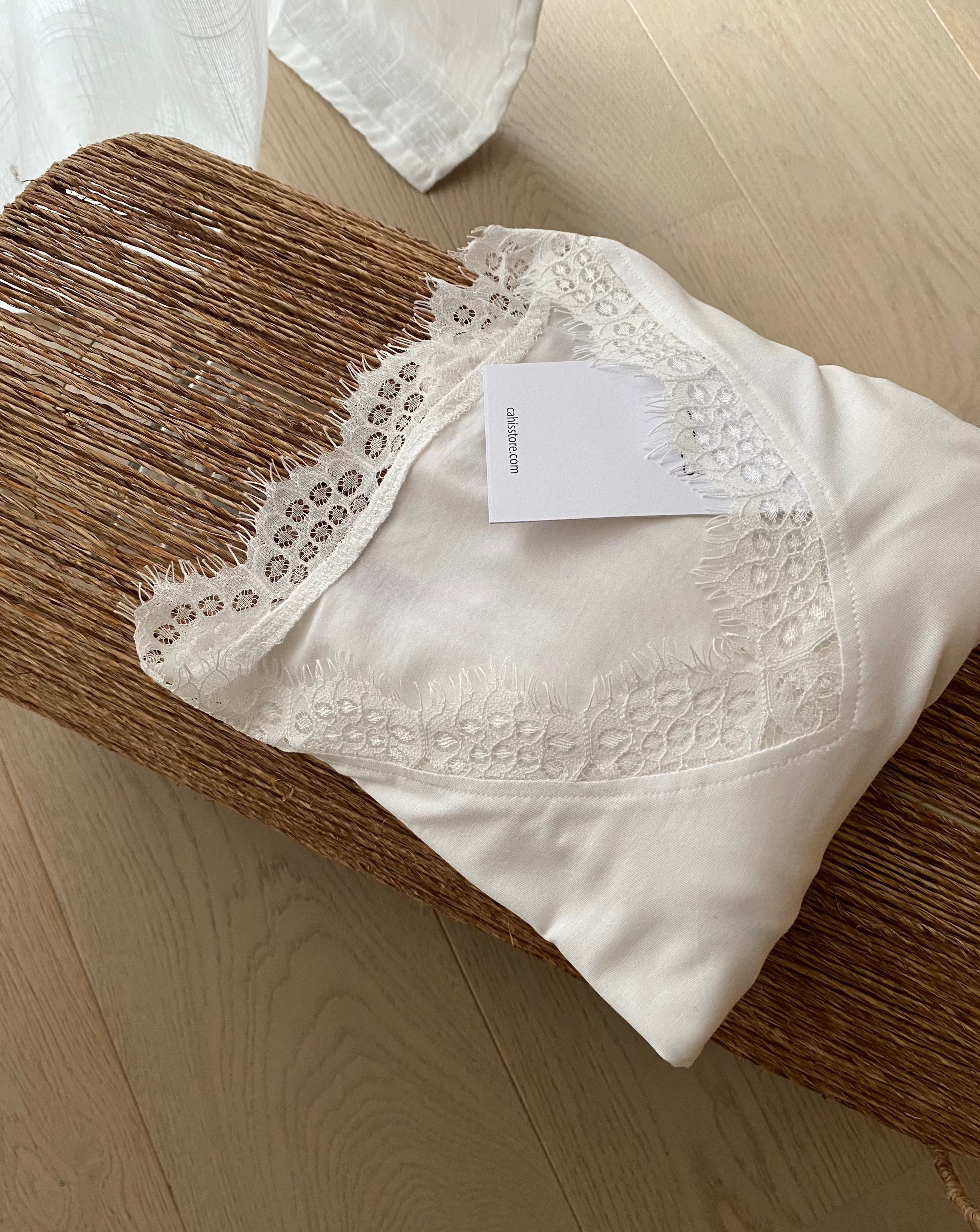 Modal evening - White