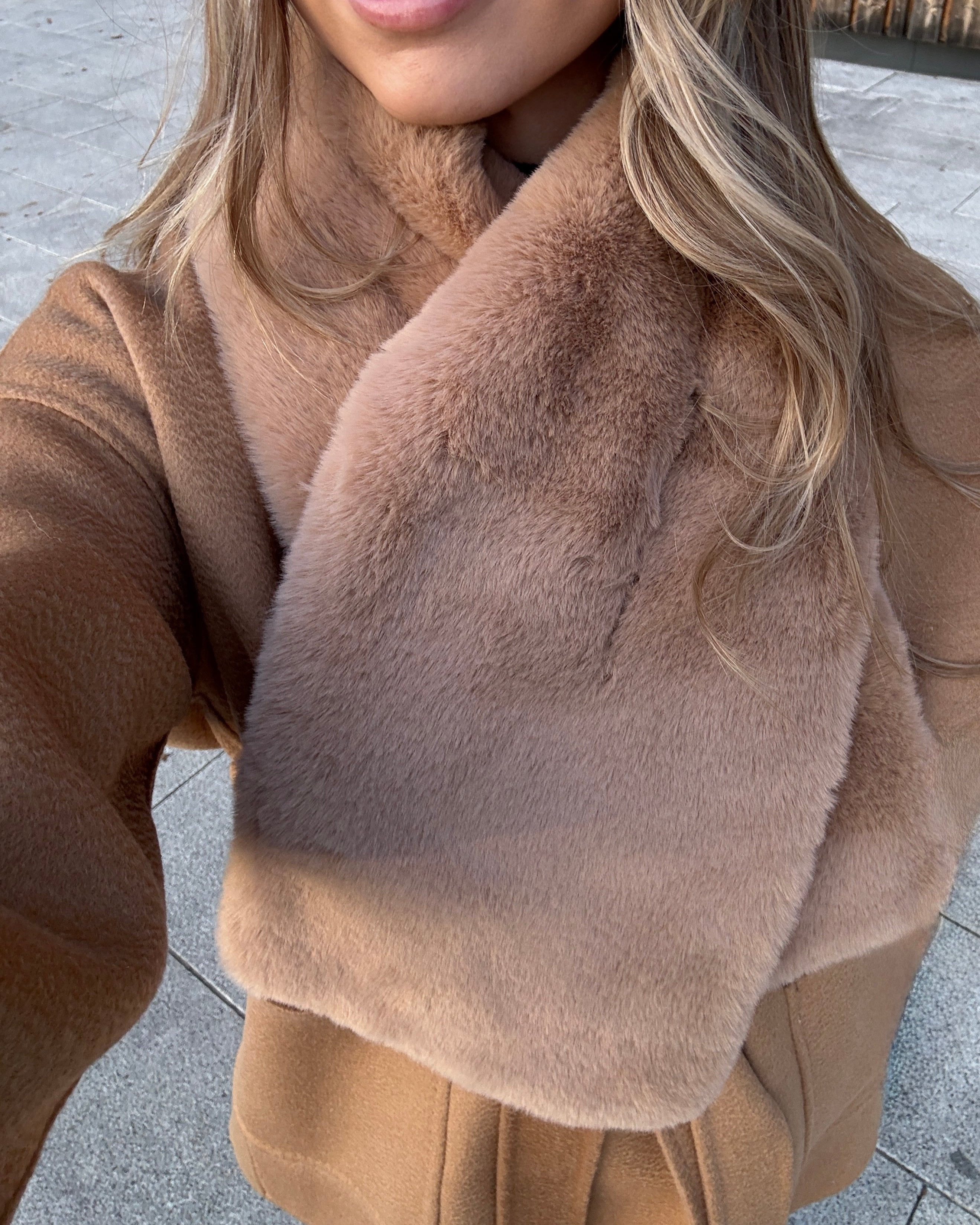 Plush faux fur scarf