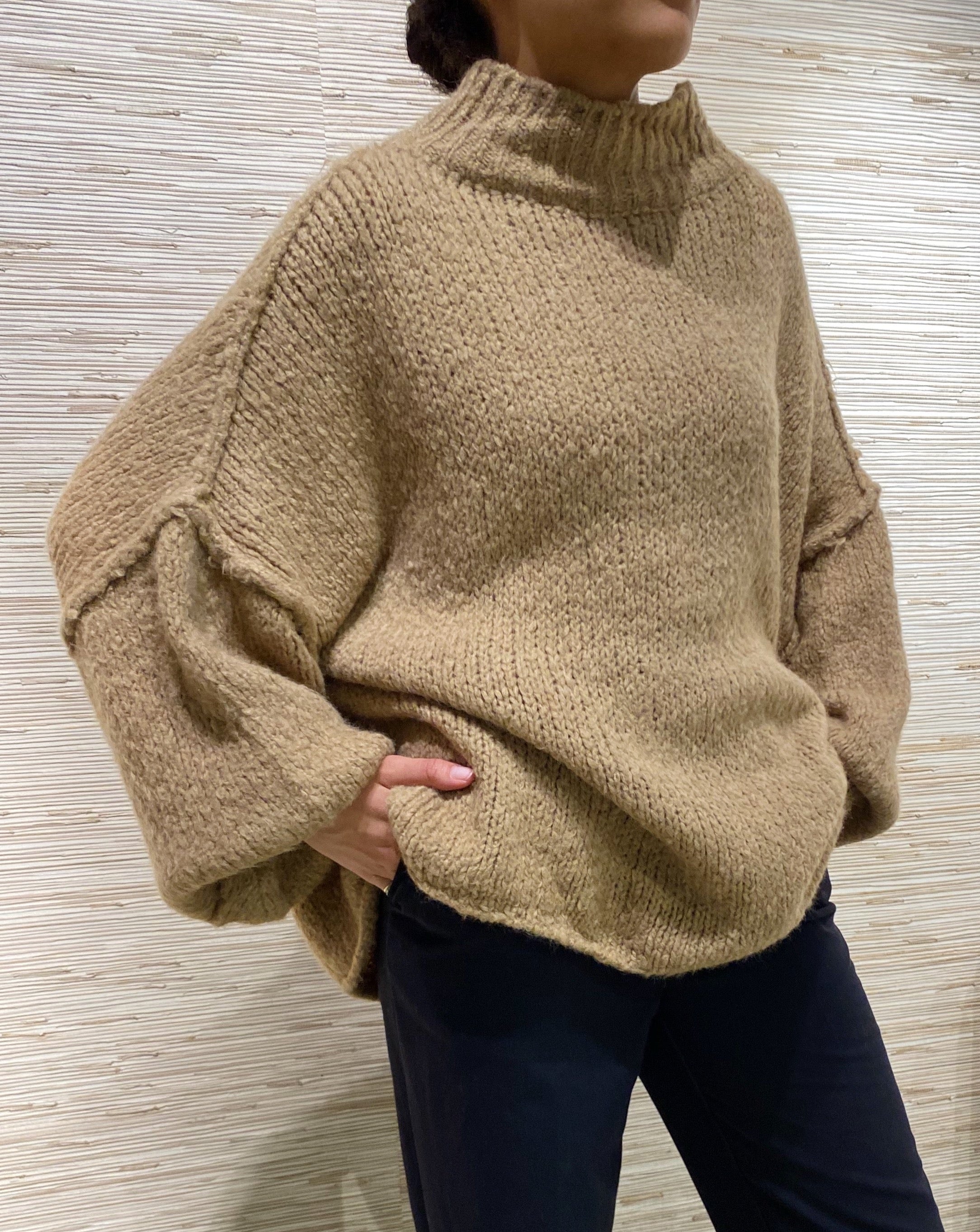 Airy knit high neck