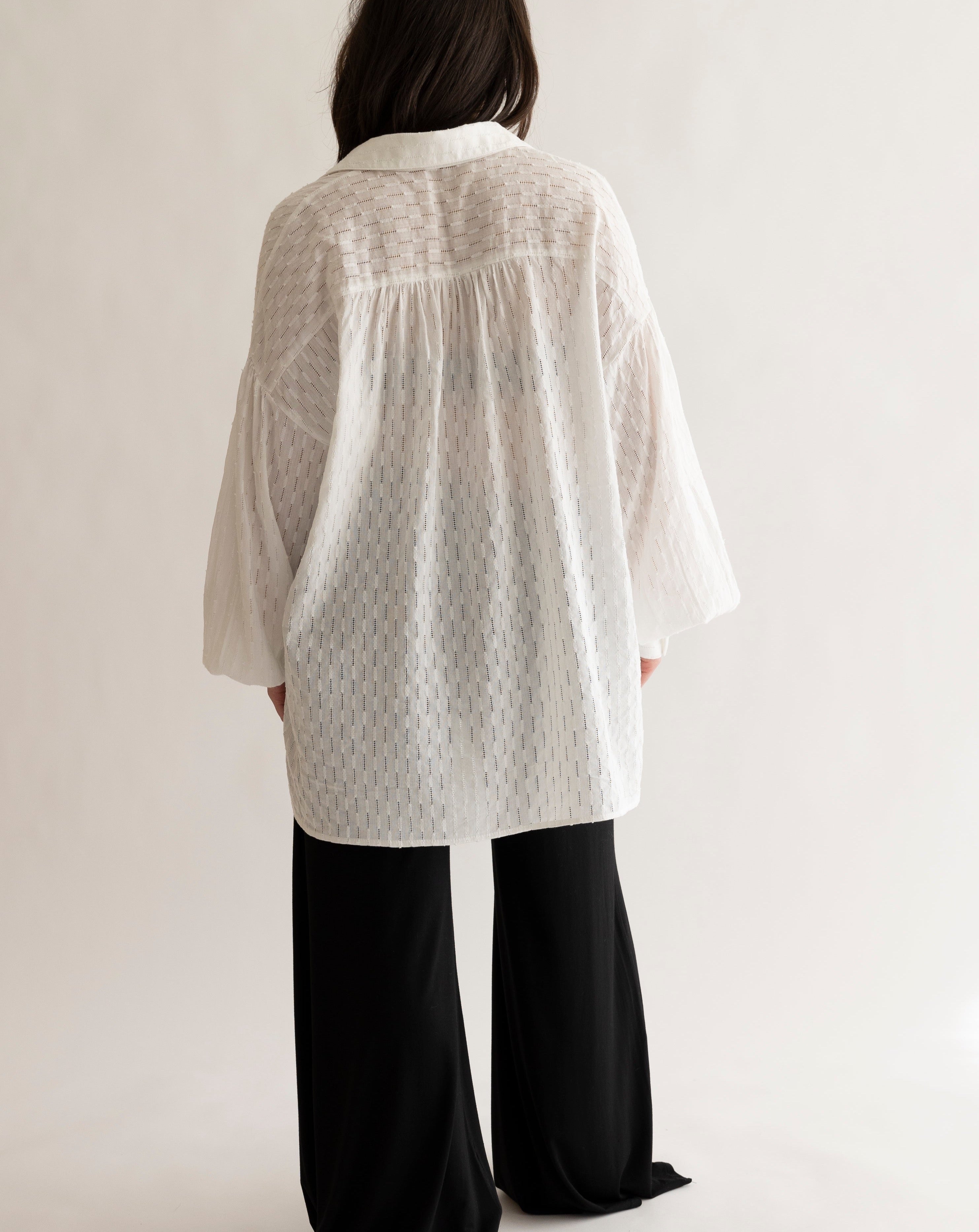 Airy lace shirt - White