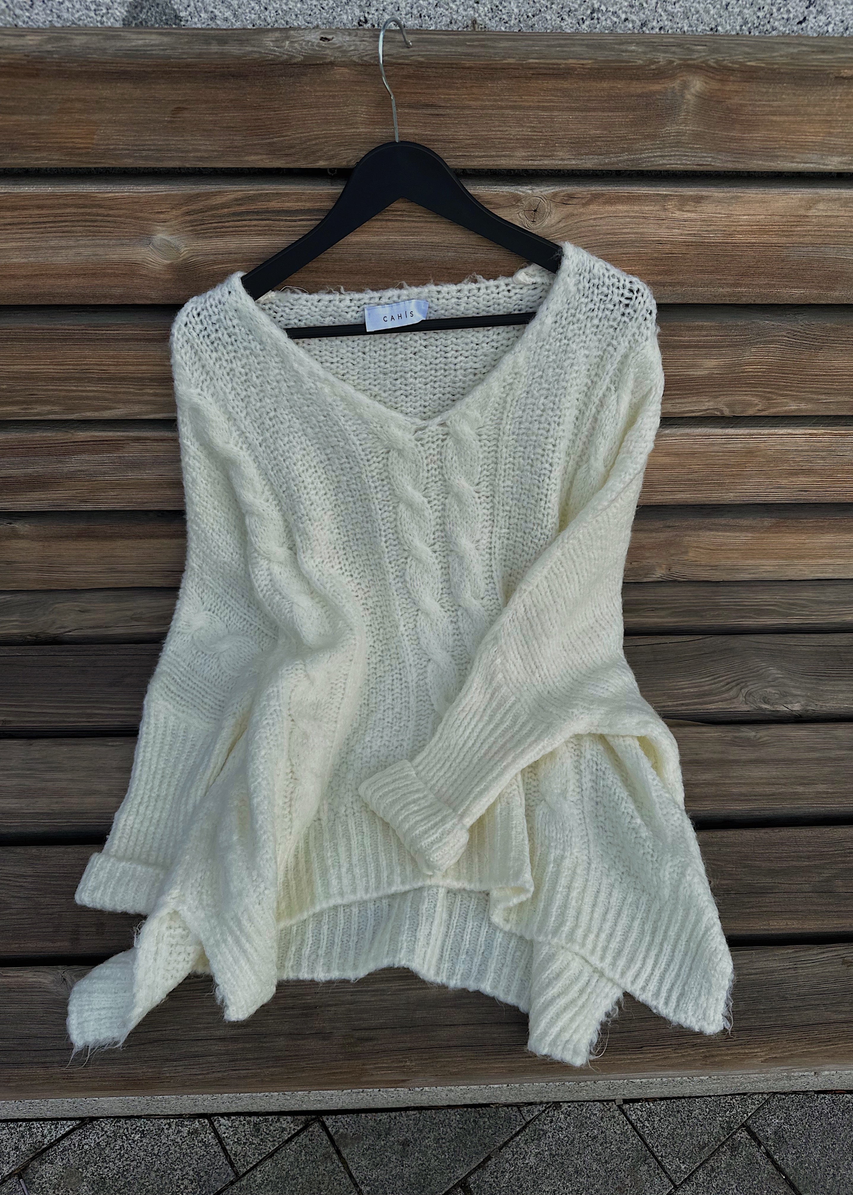 Airy Cable Knit