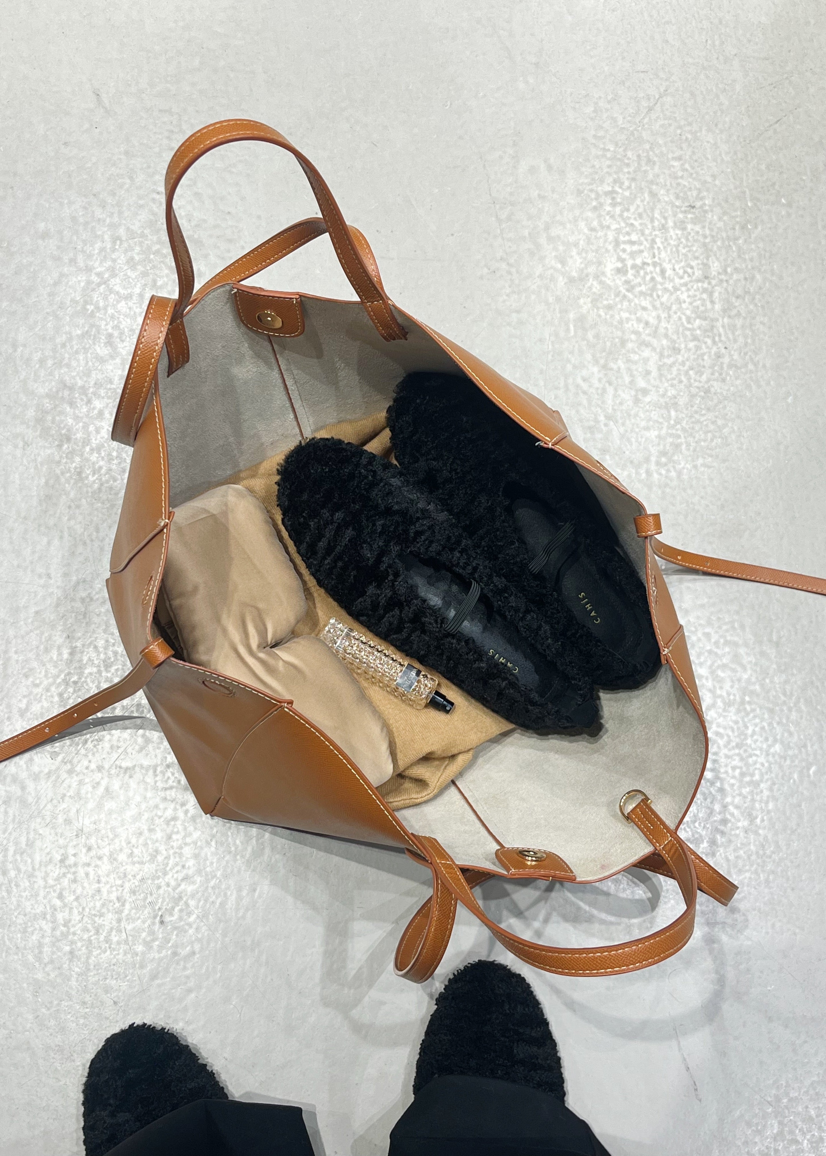 Aloma Plush Flats