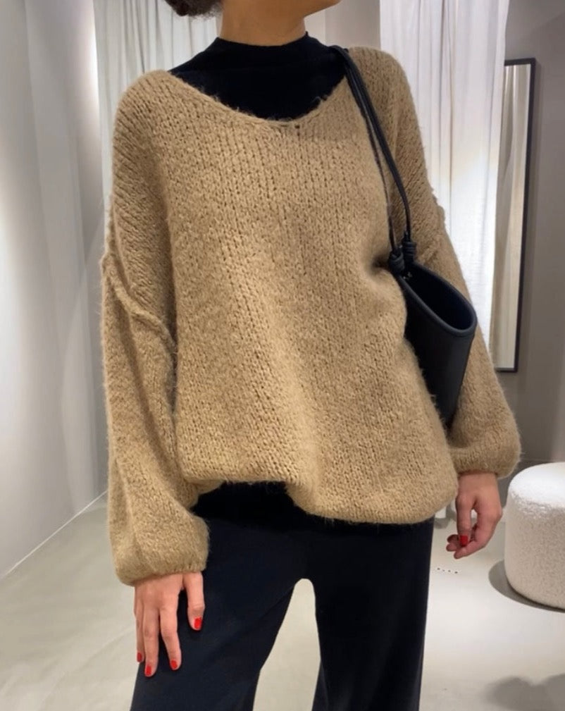 Airy knit open neck